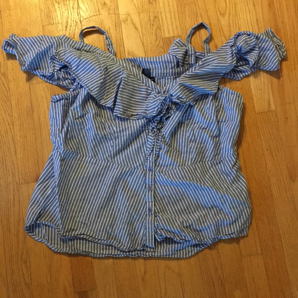 Fashion to figure button down